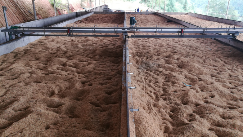 沙县某猪场舍外发酵床案例